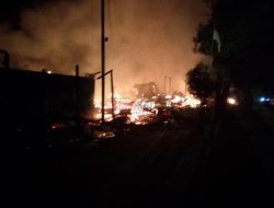 11 Unit Bangunan di Desa Nanga Biang Sanggau Hangus Terbakar