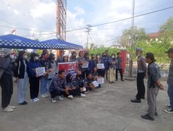 Peduli Sesama, Sejumlah Organisasi Mahasiswa ITKK Sekadau Bantu Korban Kebakaran