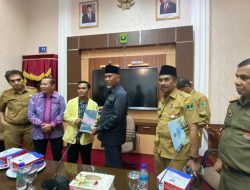 Satu Suara Dengan Aliansi BEM SB, Gubernur Sumbar Komit Perjuangkan Nasib Petani