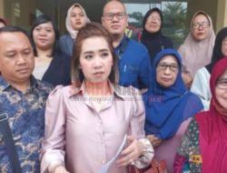 Didampingi Aspri Hotman Paris, Puluhan Pensiunan Guru Laporkan Koperasi Betik Gawi ke Polda Lampung