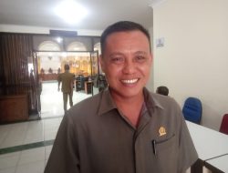 Anggota DPRD Sekadau Berharap Kades yang Baru Dilantik Bekerja Maksimal