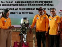 Kembangkan Wisata, Maritim ITB Serahkan Boat Ramah Lingkungan