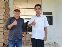 Subarno, Anggota DPRD Sekadau Beri Bantuan Meubelair SMPN 06 Nanga Taman