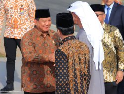 Prabowo Dampingi Jokowi Resmikan Masjid Raya MBZ di Solo