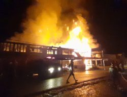 9 Ruko di Sekayam Kabupaten Sanggau Kebakaran