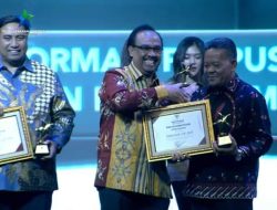 Bupati Sanggau Terima Penghargaan Nugra Jasa Dharma Pustaloka