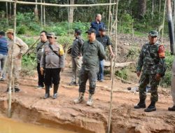 Sekda Ketapang Tinjau Langsung Ruas Jalan Tumbang Titi – Tanjung yang Rusak
