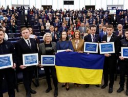 Uni Eropa Berikan Penghargaan Hak Asasi Manusia Tertinggi bagi Rakyat Ukraina