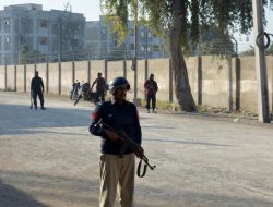Pakistan Gelar Operasi untuk Bebaskan Petugas yang Ditahan Taliban