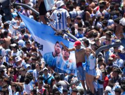 Ratusan Ribu Warga Sambut Meriah Messi dan Timnas Argentina di Buenos Aires