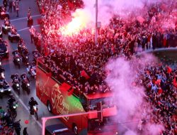 Ribuan Warga Sambut Kedatangan Timnas Sepak Bola Maroko