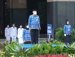 Yani Wahyu Purwoko Pimpin Upacara Peringatan Hari Ibu di Halaman Wali Kota Jakarta Barat