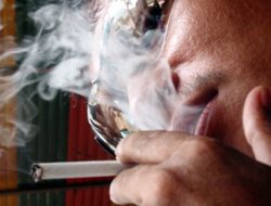 BPS Sukabumi Catat Rerata Pelajar SMP Merokok 80 Batang per Pekan