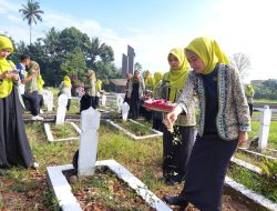 HUT PIPAS ke-19, PIPAS SUMBAR Tabur Bunga di TMP Kusuma Bangsa