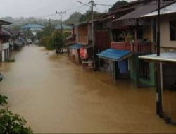 Banjir Rendam Kecamatan Menyuke Kabupaten Landak