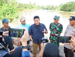Tinjau Ruas Jalan Provinsi Penghubung OI-OKU yang Amblas, Herman Deru  Intruksikan Dinas PUBMTR  Segera Lakukan Perbaikan
