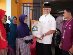 330 Ribu Warga Sumbar Mulai Terima Bantuan Pangan Nasional