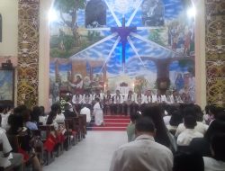 Misa Kamis Putih di Gereja Santo Petrus dan Paulus Sekadau Berlangsung Khidmat