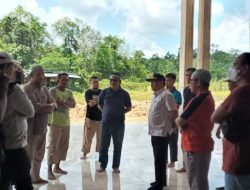 Bupati Sekadau Tinjau Persiapan Masjid Agung Sultan Anum untuk Pelaksanaan Perdana Sholat Idul Fitri 1444 H