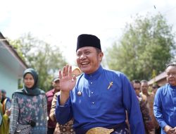 Silaturahmi Bersama Ribuan Warga Lahat di Kecamatan Pajar Bulan, Herman Deru  Mengaku Rasa Rindunya Terobati