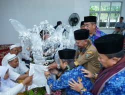 Bupati Asahan Beri Upah Upah Kepada 22 Jemaah Calon Haji Keluarga Besar Dinas Pendidikan
