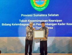 Herman Deru Satu-Satunya Gubernur Terima Penghargaan Tokoh Kepemimpinan Bidang Kearsipan
