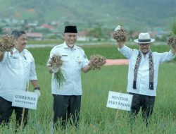 Janjikan Berikan Bantuan, Menhan RI minta Sumbar Siapkan Konsep Pengembanhan Sentra Bawah Merah