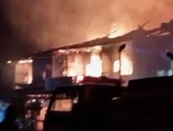 6 Ruko dan 4 Kios Serta Sejumlah Mobil dan Motor Terbakar di Sintang