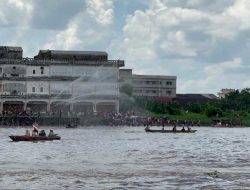 Tradisi Perayaan Mandi Bakcang di Kota Pontianak