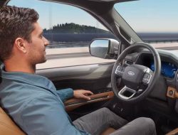 Ford Luncurkan Model Mobil Hands-Free di Jalan Raya Inggris