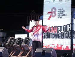 Gubernur Mahyeldi Sampaikan Semangat Persatuan Dihadapan Ribuan Masyarakat yang Menyaksikan Acara Merah-Putih Light Carnival 2023