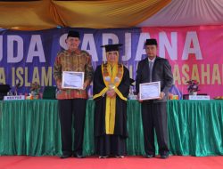 Staf Ahli Bupati Asahan Hadiri Wisuda Sarjana IAIDU Asahan Angkatan XXX