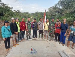 Warga Desa di Jelai Hulu Resmikan Jalan Rambat Beton dari Hasil Patungan