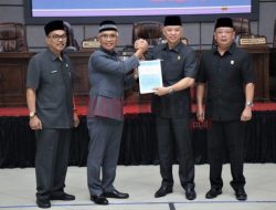 Pj Wako Sampaikan Nota Pengantar Perubahan KUA PPAS 2023 di Paripurna DPRD Singkawang