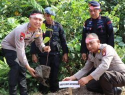Polres Ketapang Lakukan Penanaman Ribuan Bibit Pohon