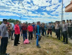 Tolak Hasil Pengumuman, Masyarakat Datangi Kantor Bawaslu Sekadau Sampaikan Tuntutan