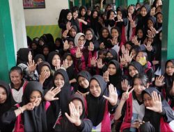 PKK Pontianak Bagikan Tablet Tambah Darah untuk Remaja Putri di SMP Negeri 23
