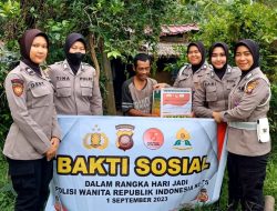 Polwan Polres Mempawah Blusukan Gelar Baksos, Bagi-bagi Sembako Memaknai Hari Jadi ke-75