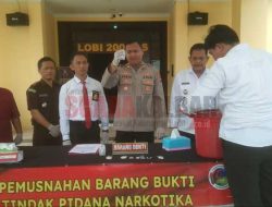 Satres Narkoba Polres Singkawang Musnahkan Barang Bukti