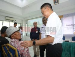 Pemkot Pontianak Beri Bantuan Bedah WC kepada 106 Warga Miskin