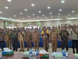 Bupati Sekadau Kukuhkan Bapak Asuh dan Bunda Asuh Anak Stunting