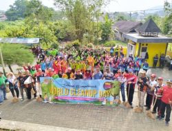 Peringati Word Cleanup Day di Singkawang dengan Aksi Bersih Sampah