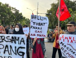 Puluhan Mahasiswa di Pontianak Gelar Aksi ‘September Hitam’, Tuntut Pembebasan Aktivis HAM di Rempang
