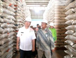 Pj Gubernur Kalbar Tinjau Gudang Bulog