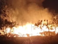 Ditinggal Pergi, Rumah Pengurus Ponpes di Rasau Jaya Ludes Terbakar