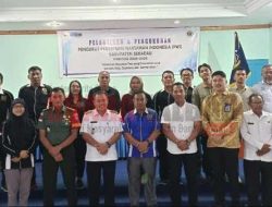 Pengurus PWI Sekadau Dilantik, Bupati Aron Berharap Bisa Berkolaborasi Membantu Pemerintah
