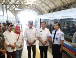 Menhub RI Didampingi Pj Gubernur Sumsel Tinjau Fasilitas LRT Terintegrasi dengan Angkot Feeder Dalam Kota Palembang