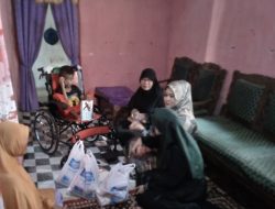 Dikunjungi dr Sri Fitriyanti Nurwahid, Nenek Gio Bocah Bocor Jantung Menangis