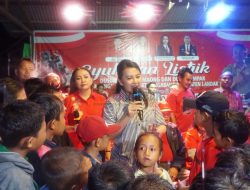 Kunjungi Desa Sungai Kelik Landak, Ini Pesan Karolin