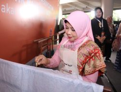 Pj Ketua Dekranasda Windy Prihastari Bangga Promosikan Batik Khas Kalbar di Event Nasional